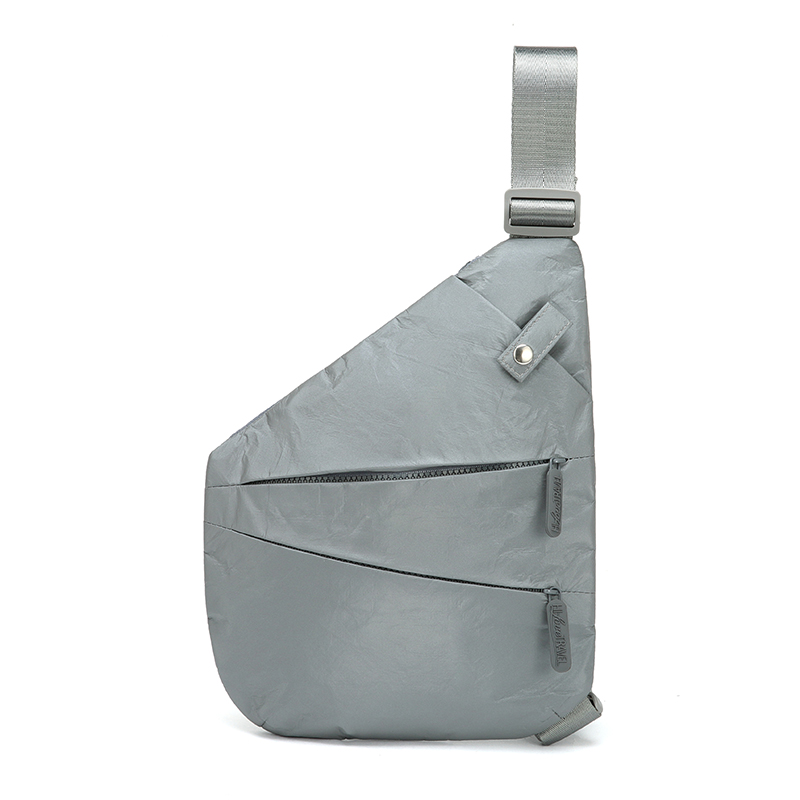 Mochila bandolera gris de moda