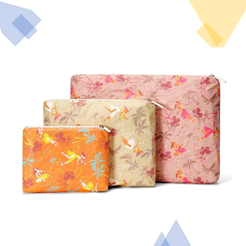 Hula Sage Neceser mediano Tyvek ecológico para cosméticos: adorable, espacioso y resistente al agua, organizador de artículos de tocador y maquillaje de viaje para mujeres con diseño de perezoso