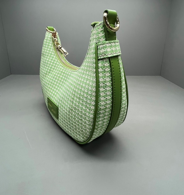 Del bosque a la moda: bolsos sostenibles hechos de tela de papel